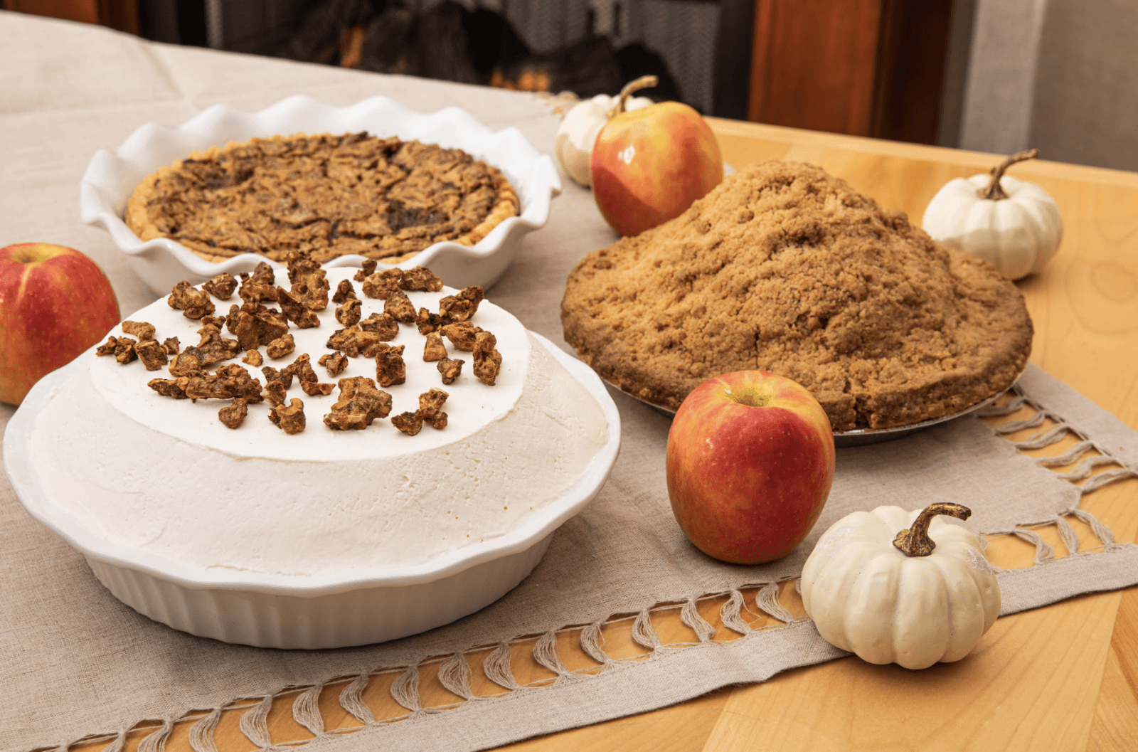 joe's whole pie with apples and pumpkins